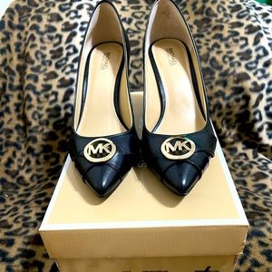 Michael Kors Caroline Pumps